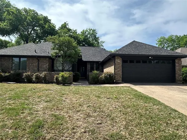 2109 S Winding Creek Drive, Grapevine, TX 76051