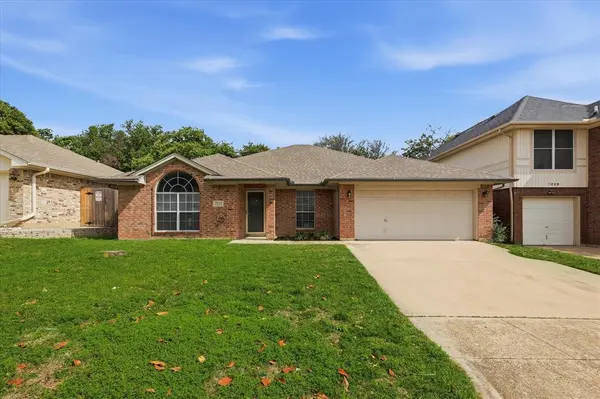 7525 Arbor Park Drive, Fort Worth, TX 76120