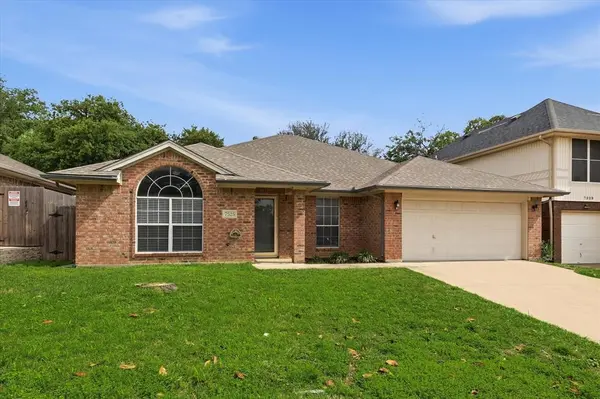 7525 Arbor Park Drive, Fort Worth, TX 76120