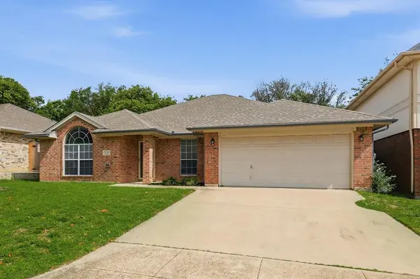 7525 Arbor Park Drive, Fort Worth, TX 76120