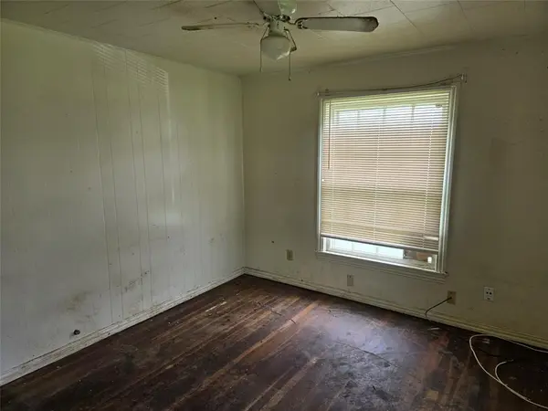 1806 N Culberson Street, Gainesville, TX 76240