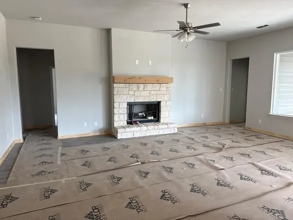 404 Guadeloupe Lane, Springtown, TX 76082