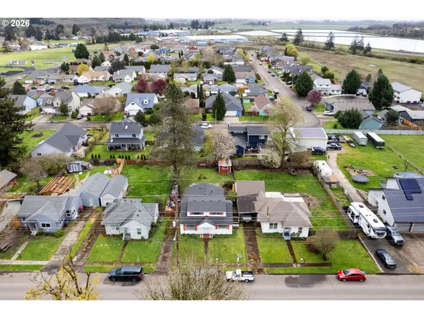 825 S BRIDGE ST, Sheridan, OR 97378