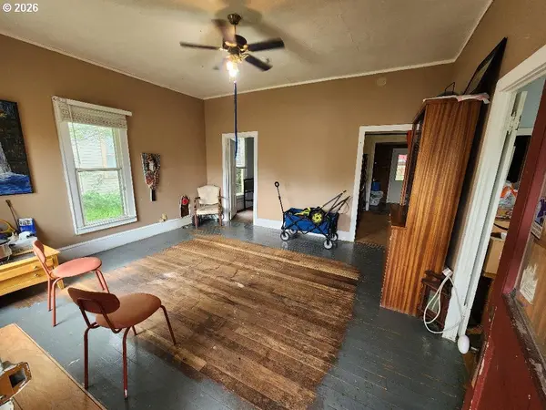 967 GREENWOOD ST, Junction City, OR 97448