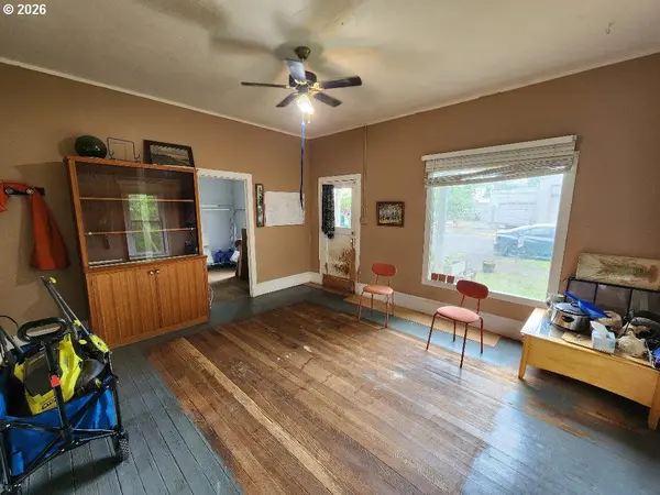 967 GREENWOOD ST, Junction City, OR 97448