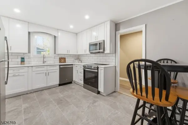 21 Beaver Ave, Clinton Twp., NJ 08801