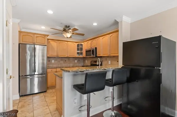 43 Manchester Ct, Kinnelon Boro, NJ 07405