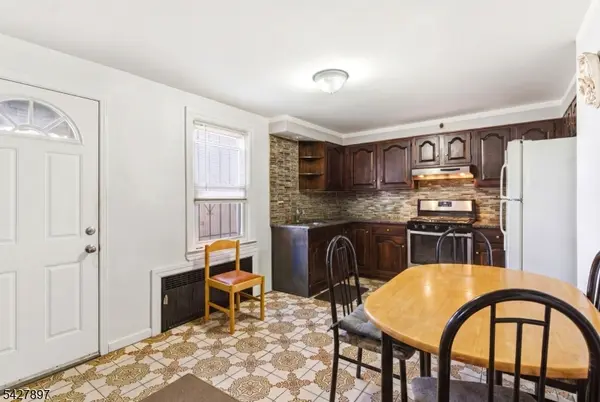 805-807 4Th Ave, Elizabeth City, NJ 07202