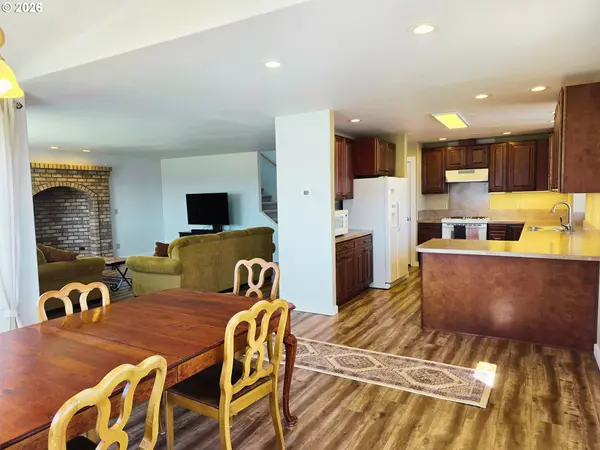 337 S COUNTY RD, Tygh Valley, OR 97063