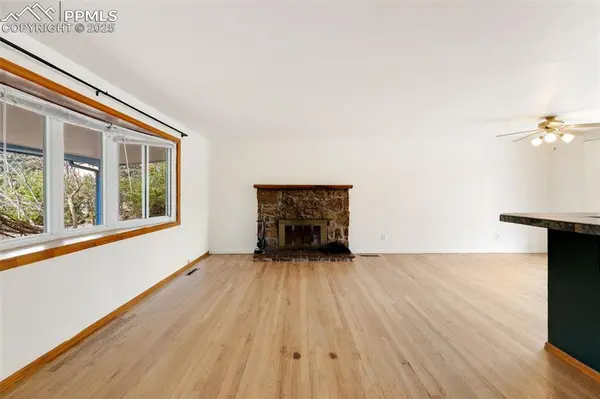 1941 Carlton AVE, Colorado Springs, CO 80909