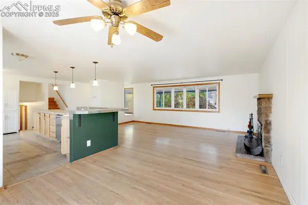 1941 Carlton AVE, Colorado Springs, CO 80909