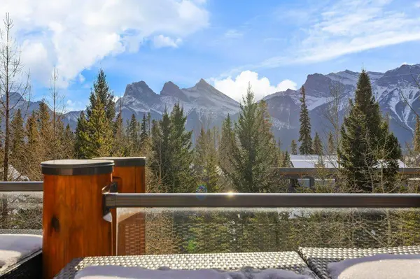 521 Silvertip RD, Canmore, AB T1W 3H3