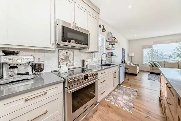 44 Eagleview HTS, Cochrane, AB T4C1P8