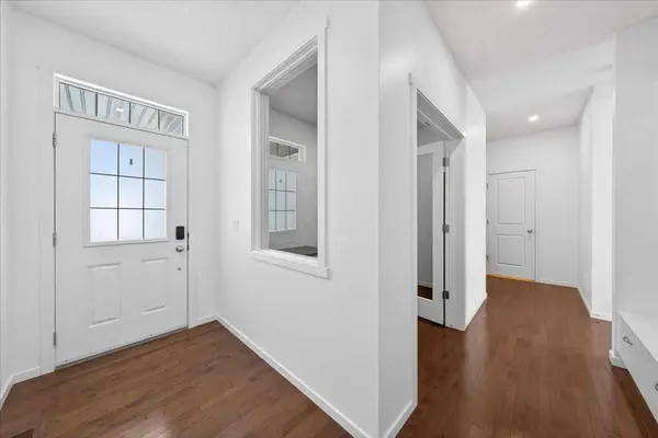 20 Nolancrest GN NW, Calgary, AB T3R0P8