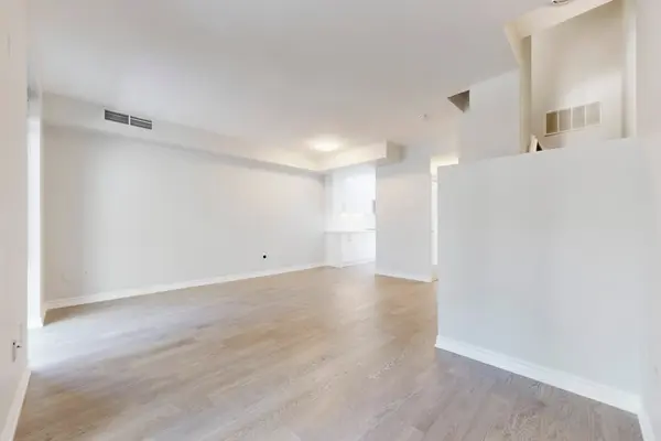 31 Brunel CT #Th8, Toronto C01, ON M5V 3Y2