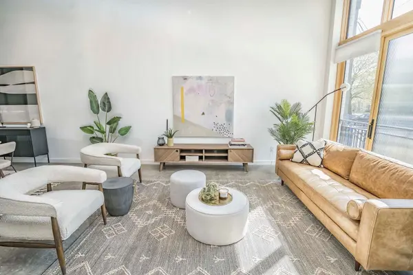 36 Geary AVE #1, Toronto C02, ON M6H 2B4