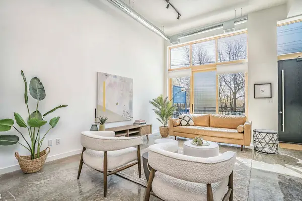 36 Geary AVE #1, Toronto C02, ON M6H 2B4