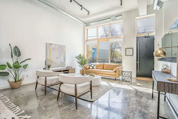 36 Geary AVE #1, Toronto C02, ON M6H 2B4