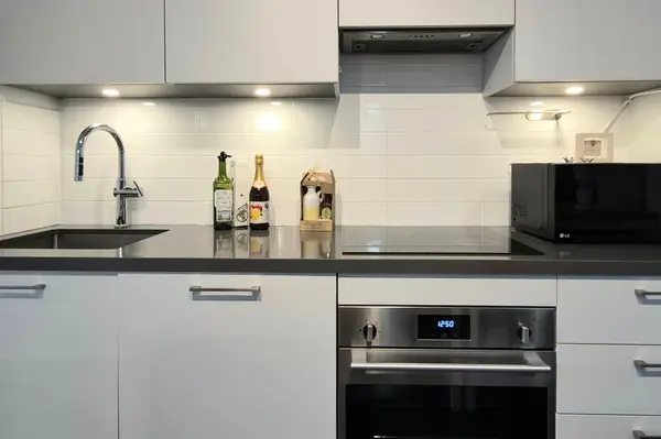 33 Frederick Todd WAY W #319, Toronto C11, ON M4G 0C9