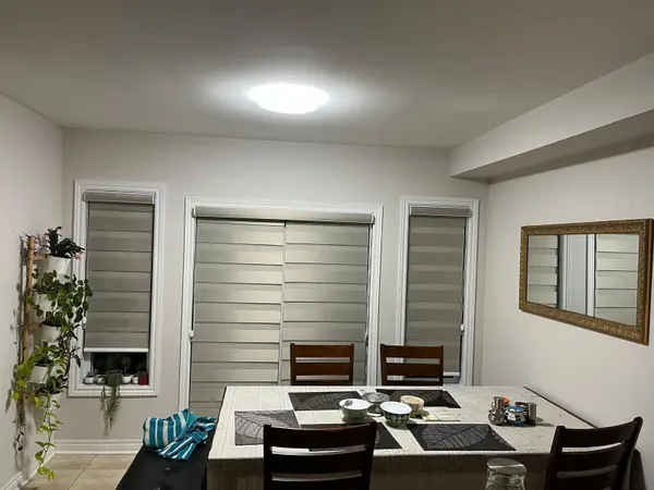 28 Puttingedge DR, Whitby, ON L1R 0H7