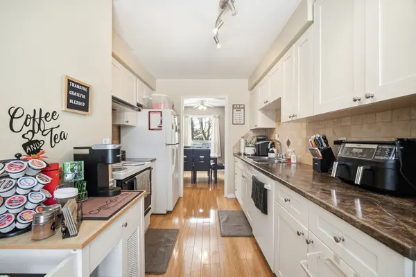 58 Marshall CRES, Ajax, ON L1T 2N9