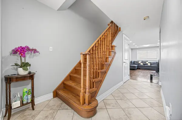 45 Brimstone CRES, Toronto E07, ON M1V 3C8