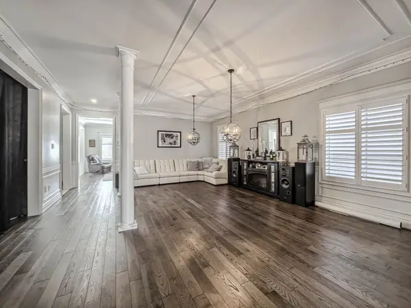 2029 Kurelo DR, Oshawa, ON L1K 0W7