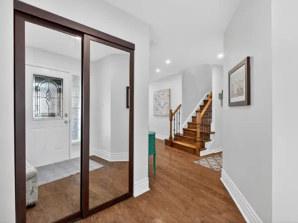 92 Noble DR, Bradford West Gwillimbury, ON L3Z 3B4