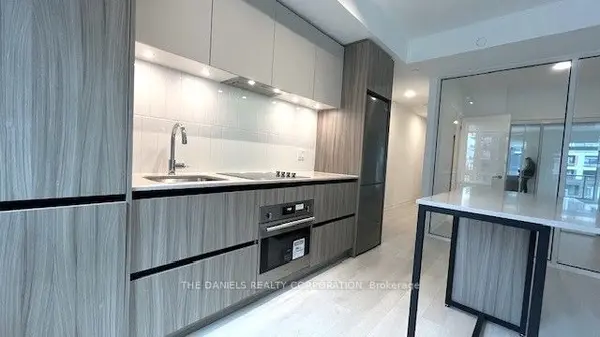 8 Beverley Glen BLVD #306, Vaughan, ON L4J 0L5