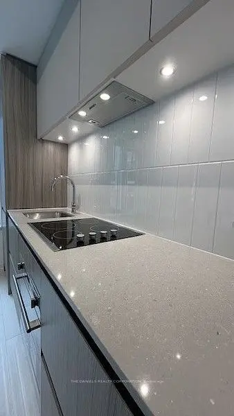 8 Beverley Glen BLVD #306, Vaughan, ON L4J 0L5