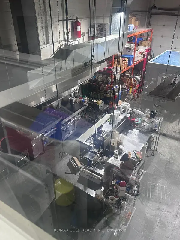 25 SAUNDERS RD #2, Barrie, ON L4N 9A7