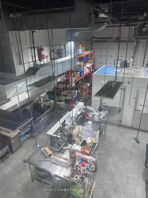 25 SAUNDERS RD #2, Barrie, ON L4N 9A7