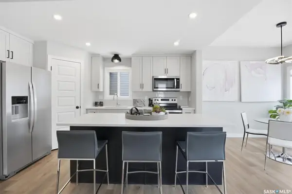 1046 Nightingale TERRACE, Saskatoon, SK S7L 7R2