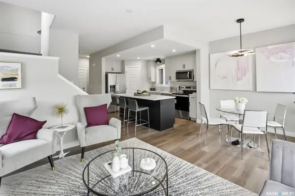 242 Kostiuk CRESCENT, Saskatoon, SK S7V 1R7