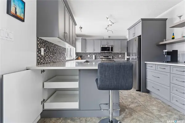 3001 Eastview, Saskatoon, SK S7J 3J1