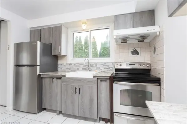 2303 Malcolm CRES, Burlington, ON L7P 4G8