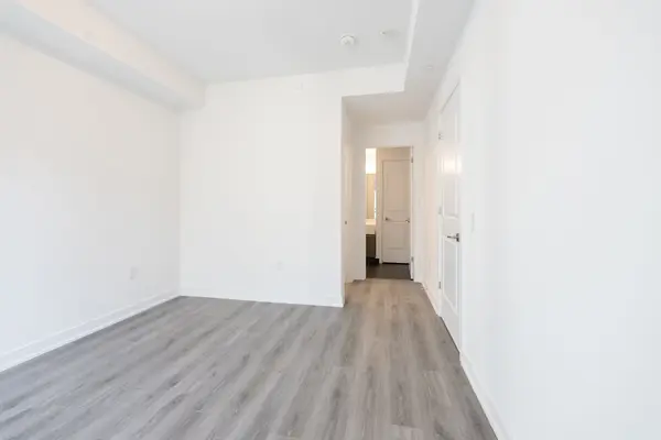 25 Neighbourhood LN #208, Toronto W07, ON M8Y 0C4