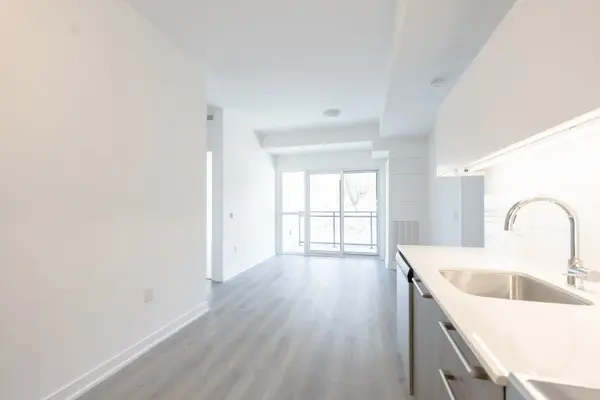 25 Neighbourhood LN #208, Toronto W07, ON M8Y 0C4