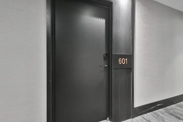 2450 Old Bronte RD #601, Oakville, ON L6M 5P6