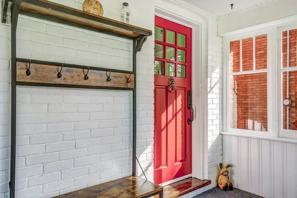 2180 Caroline ST, Burlington, ON L7R 1M3