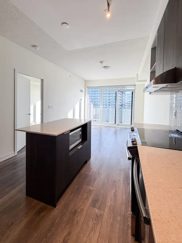 2520 Eglinton AVE #1702, Mississauga, ON L5M 0Y4