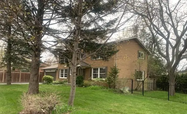 1585 Crombie RD, Mississauga, ON L5J 4J1