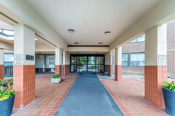 551 The West Mall N/A #1618, Toronto W08, ON M9C 1G7