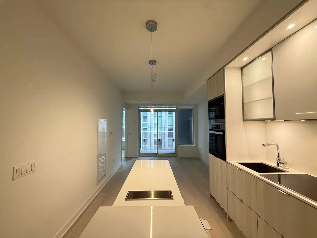 11 Yorkville AVE #1107, Toronto C02, ON M4W 1L2