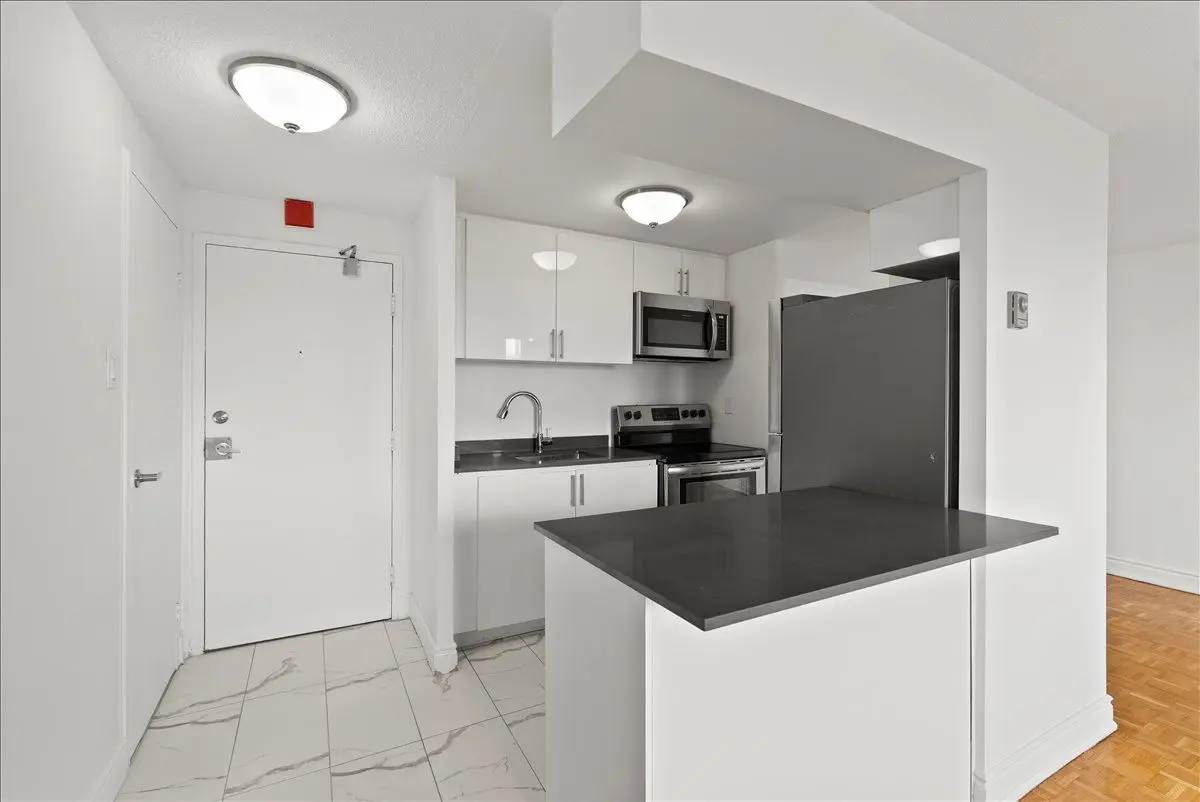 7555 Goreway DR #258, Mississauga, ON L4T 3M9