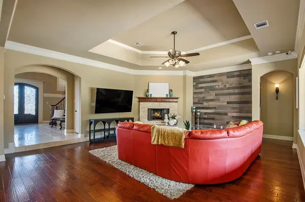 6909 Heritage Oaks Drive, Mansfield, TX 76063