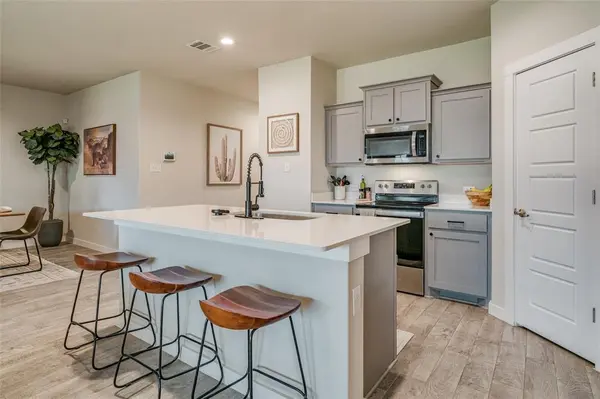 1512 Battery Park Drive, Alvarado, TX 76009