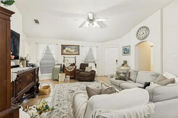 6432 Geneva Lane, Fort Worth, TX 76131