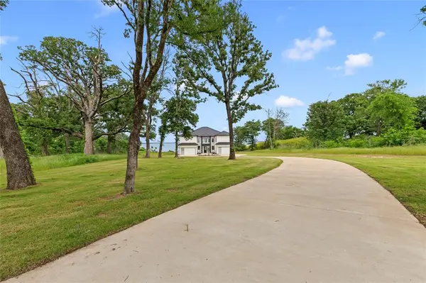 8983 Southern Shore Court, Kemp, TX 75143