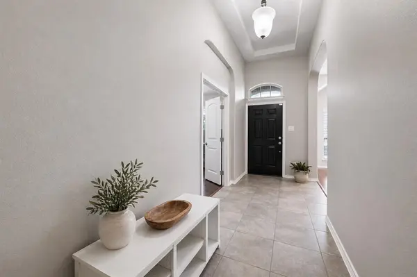 1108 Daventry Drive, Glenn Heights, TX 75154